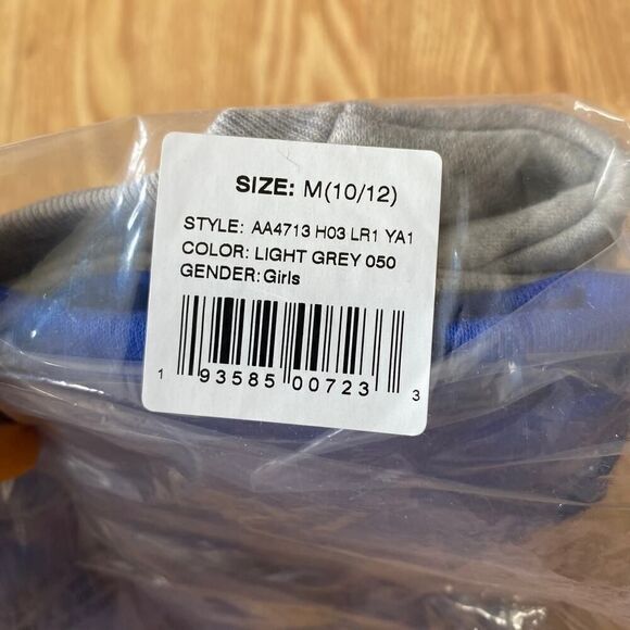 Adidas Colorblock Stripe Logo Crewneck Pullover Gray Medium 10/12 - Picture 7 of 7